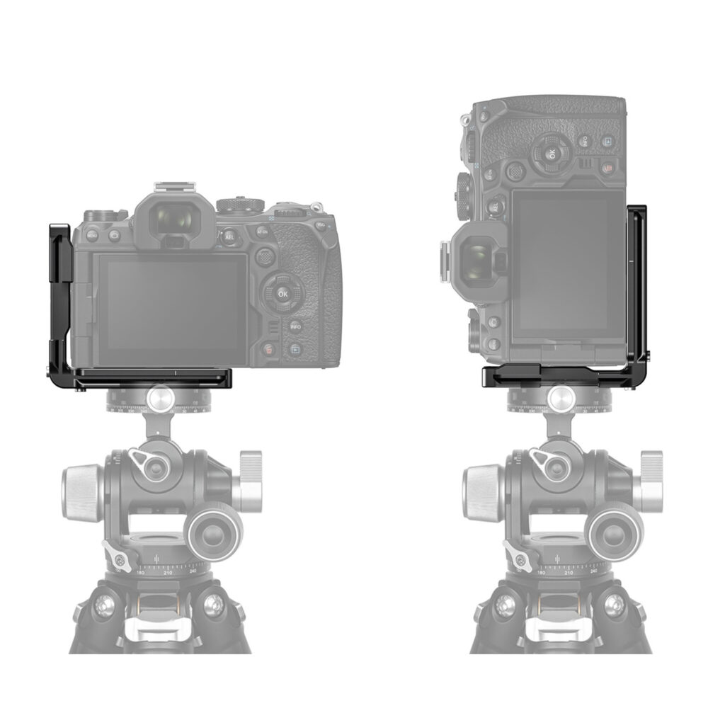 Leofoto LPO-OM-1 L-Beugel demonstratie met OM-System OM-1 op statief in liggende en staande camerastand.