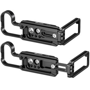 Leofoto LPH-X2D L-bevestiging onderaanzicht van verschuifbare Arca-Swiss-slede met anti-twist-flenzen in twee posities.