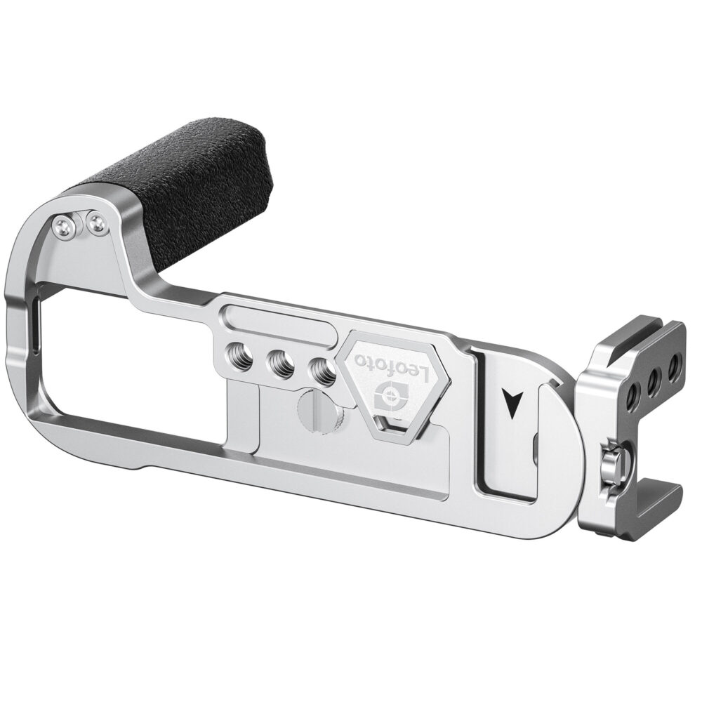 Leofoto LPF-X-T50 L-bevestiging onderaanzicht met Arca-Swiss-slede, uitsparingen en rubberen handgreep.