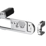 Leofoto LPF-X-T50 L-bevestiging achteraanzicht met zilveren L-plaat en los ernaast geplaatste afneembare zijplaat.