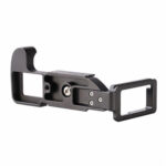 Leofoto LPF-XH1 L-bevestiging achteraanzicht met gebogen handgreep en open uitsparingen voor gewichtsbesparing.