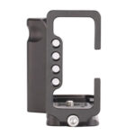 Leofoto LPF-XT3 L-bevestiging staande vooraanzicht met hoge grip en opstaande L-plaat voor montage in portretstand.