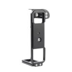 Leofoto LPF-GFX50R L-bevestiging staand vooraanzicht met hoge verticale L-wand en basisplaat passend voor Fujifilm GFX 50R.