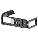 Leofoto LPF-GFX100RF L-bevestiging frontaal camerabeeld met vierkante zonnekap en rondom lopende L-plaat.