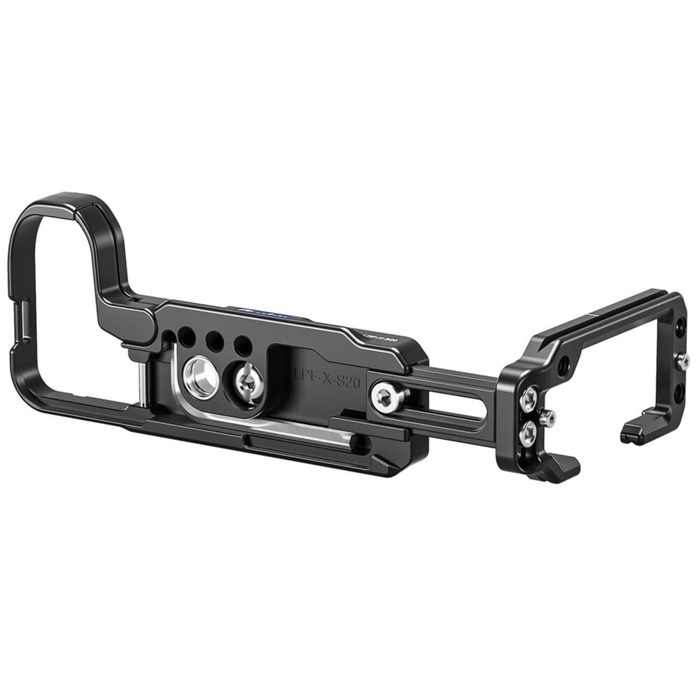 Leofoto LPF-X-S20 L-bevestiging achteraanzicht van complete L-bracket met verstelbare zijplaat en Arca-Swiss profiel over de volledige lengte.
