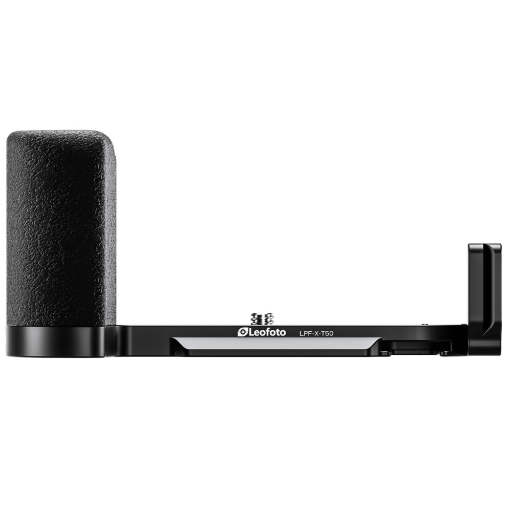 Leofoto LPF-X-T50 L-bevestiging zijaanzicht van slanke L-plaat speciaal gevormd voor Fujifilm X-T50.
