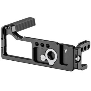 Leofoto LPC-R50V L-bevestiging schuin bovenaanzicht met meerdere 1/4"-aansluitpunten en Arca-Swiss profiel.