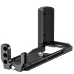 Leofoto LPC-R50V L-bevestiging achteraanzicht van Canon EOS R50V met L-plaat rondom de camerabody.