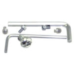 Leofoto LPC-5DIIIB L-beugel meegeleverde bevestigingsset met inbussleutels, schroeven en kogelvormige adapter op witte achtergrond.