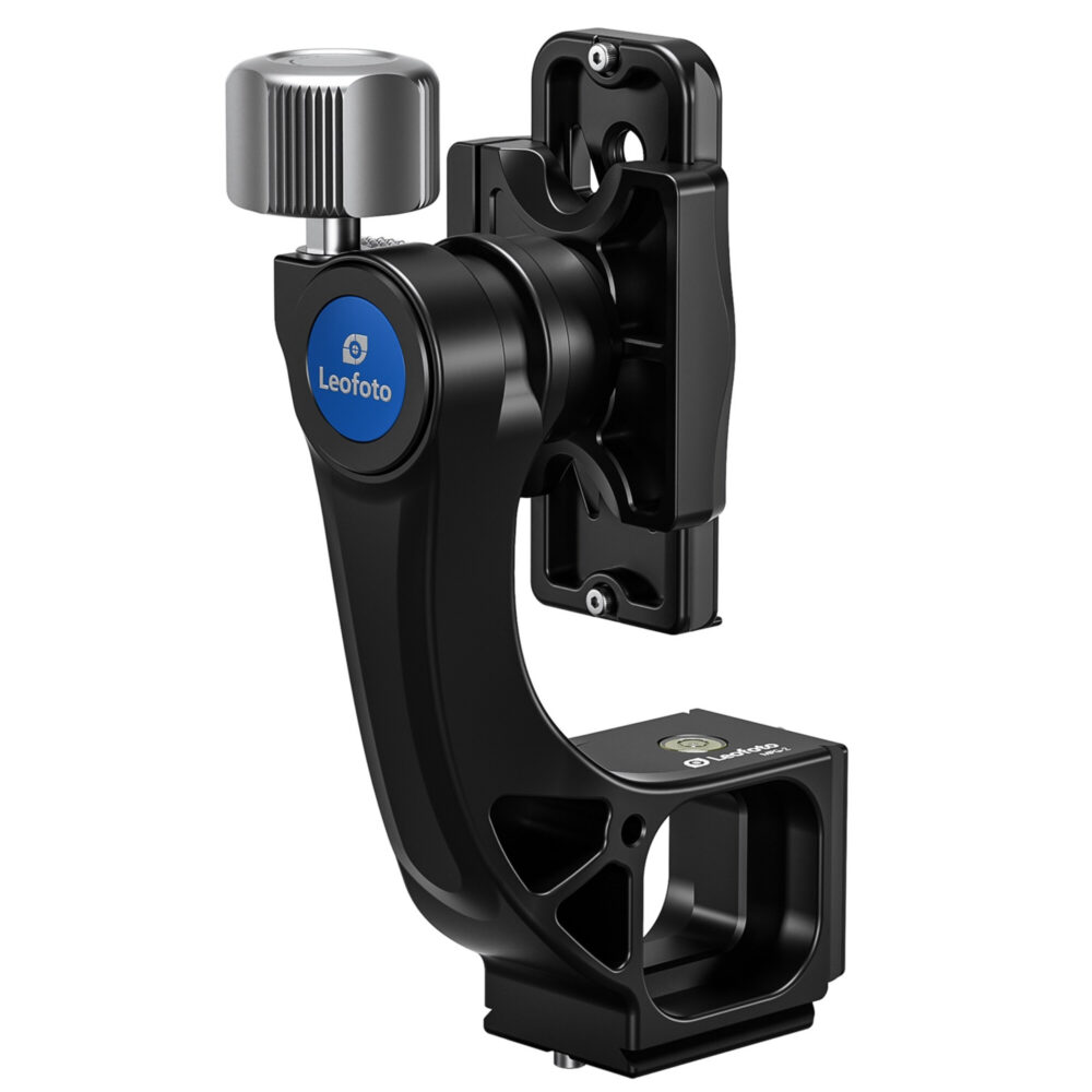Leofoto MPG-2 Gimbal-uitbreiding schuin vooraanzicht met blauwe Leofoto-logoplaat en Arca-Swiss-klem.