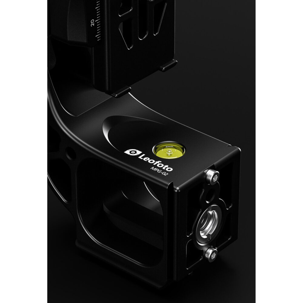 Leofoto MPG-2 Gimbal-uitbreiding detail van basis met geïntegreerde waterpaslibel en 3/8-inch statiefaansluiting.