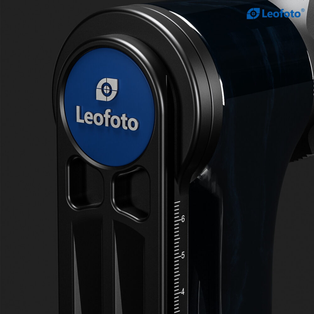 Leofoto PG-3 2-weg kantelkop zijaanzicht met Leofoto-logo en gegraveerde gradenverdeling.