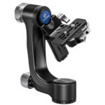 Leofoto PG-3L 2-weg kantelkop carbon gimbal diagonaal aanzicht met horizontaal gekantelde snelkoppelingsplaat.
