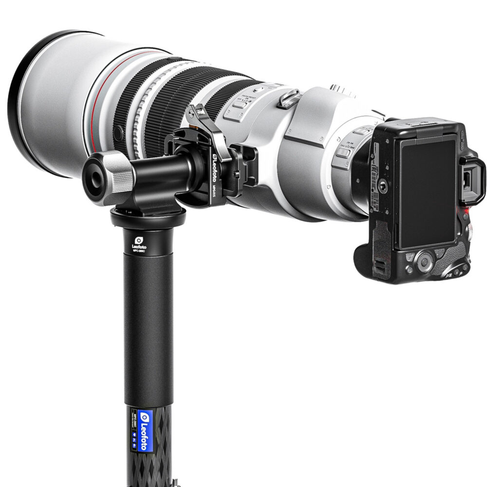 Leofoto MPG-01S 2-weg kantelkop gemonteerd op eenbenig statief met camera en telelens voor stabiele foto-opnamen.