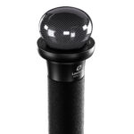 Leofoto CHG-01 knop bevestigd boven op eenbeenstatief als ergonomische handgreep in wandelstokconfiguratie.