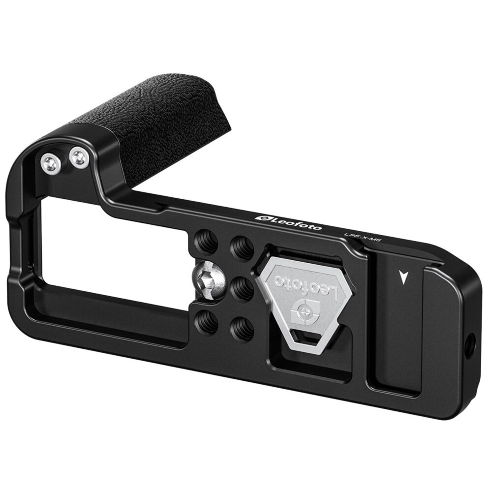 Leofoto LPF-X-M5 handgreep onderaanzicht van basis met anti-twist flenzen, uitsparingen en montagemogelijkheden.