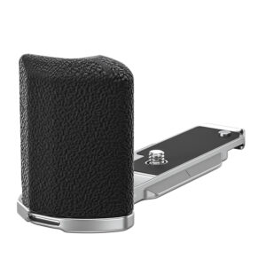 Leofoto handgreep voor Nikon Z fc (zilver) zijaanzicht van zilveren bodemplaat met zwarte ergonomische grip.