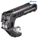Leofoto AH-2-3 cameracage top handle detailaanzicht van voorzijde met logo en zilveren klemschroef.