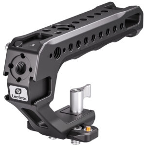 Leofoto AH-2-1 cameracage close-up zijaanzicht van top-handle op railbasis met Leofoto logo en meerdere schroefgaten.