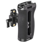 Leofoto CH-7-1 cameracage handgreep zijaanzicht met gemonteerde rail en 1/4-inch schroeven.