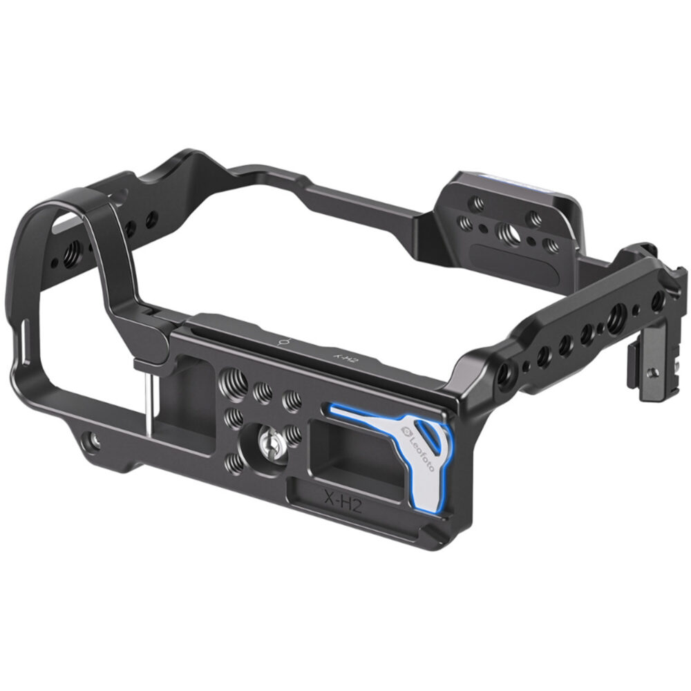 Leofoto LPF-X-H2 cameracage achteraanzicht met gemonteerde bovenhandgreep en zijhandgreep op witte achtergrond.