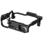 Leofoto GFX100II cameracage onderaanzicht liggend met grote Arca-Swiss bodemplaat en bevestigingsschroef.