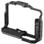 Leofoto cameracage voor Nikon Zf rechtsvoor aanzicht met montagepunten en centrale 1/4-inch bevestigingsschroef.