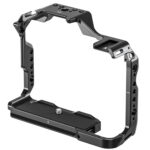 Leofoto Z8 cameracage linksvoor aanzicht met hoge zijframes en meerdere 1/4-inch montagegaten.