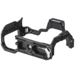 Leofoto-Camera-Cage-For-Canon-EOS-R6-II-1 Leofoto EOS R6 II cameracage onderaanzicht met centrale 1/4-inch bevestigingsschroef en extra montagegaten.
