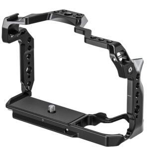 Leofoto EOS R8 cameracage linksvoor aanzicht met hoge zijframes en meerdere 1/4-inch montagegaten.