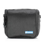 Leofoto AC-2 statieftas frontaanzicht van gesloten tas met textuurstof en blauw Leofoto label.