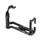Leofoto LPF-XT4 L-bevestiging productafbeelding van zwarte Arca-Swiss L-plaat met geïntegreerde grip en bodemplaat.
