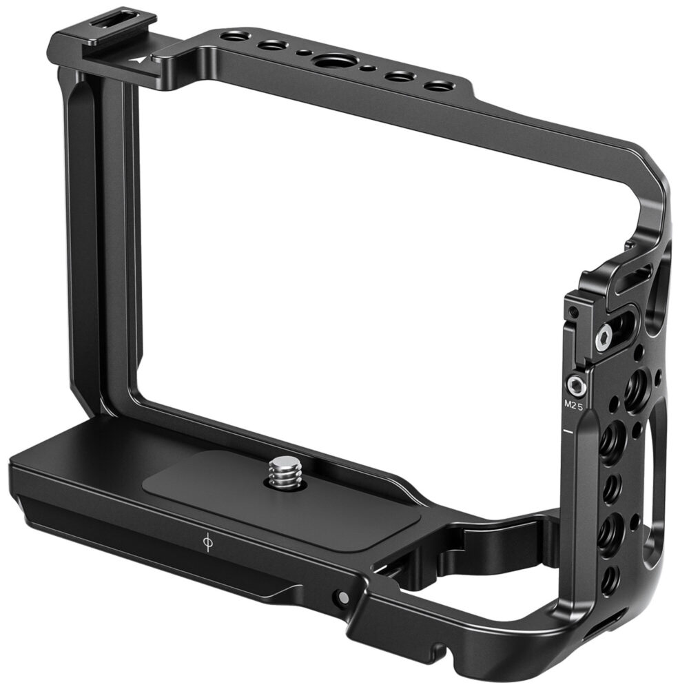 Leofoto A7CR cameracage zijaanzicht van compacte cameracage met geïntegreerde Arca-Swiss statiefplaat en 1/4-inch schroef.