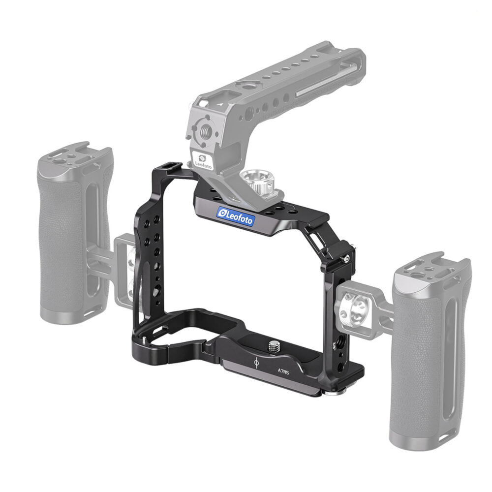 Leofoto A7SIII cameracage exploded view met cage en top‑ en sidehandle los rond een voorbeeldcamera.