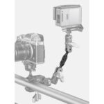 Leofoto-AM-8-2-short-arm-3 Leofoto AM-8-2 scharnierende arm gebruikt tussen buisklem en cameramonitor als compacte montageoplossing.