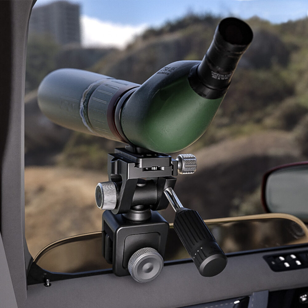 Leofoto WN-01+SW-02 Raamstatief vanaf buitenzijde auto met spotting scope op raamklem voor observatie tijdens de jacht