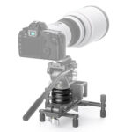 Leofoto H50 Statief Hoogteadapter in gebruik onder een DSLR met groot teleobjectief op videoslider voor verhoogde opstelling.
