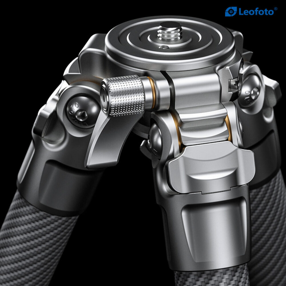 Leofoto LG-284C Tripod close-up van de spider/montageplatform en vergrendelingen.