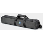 Leofoto LG-284C Tripod waterafstotende transporttas met schouderriem op productfoto.