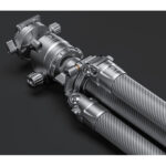 Leofoto LG-324C Tripod ingeklapt met samengebonden carbon poten voor transport