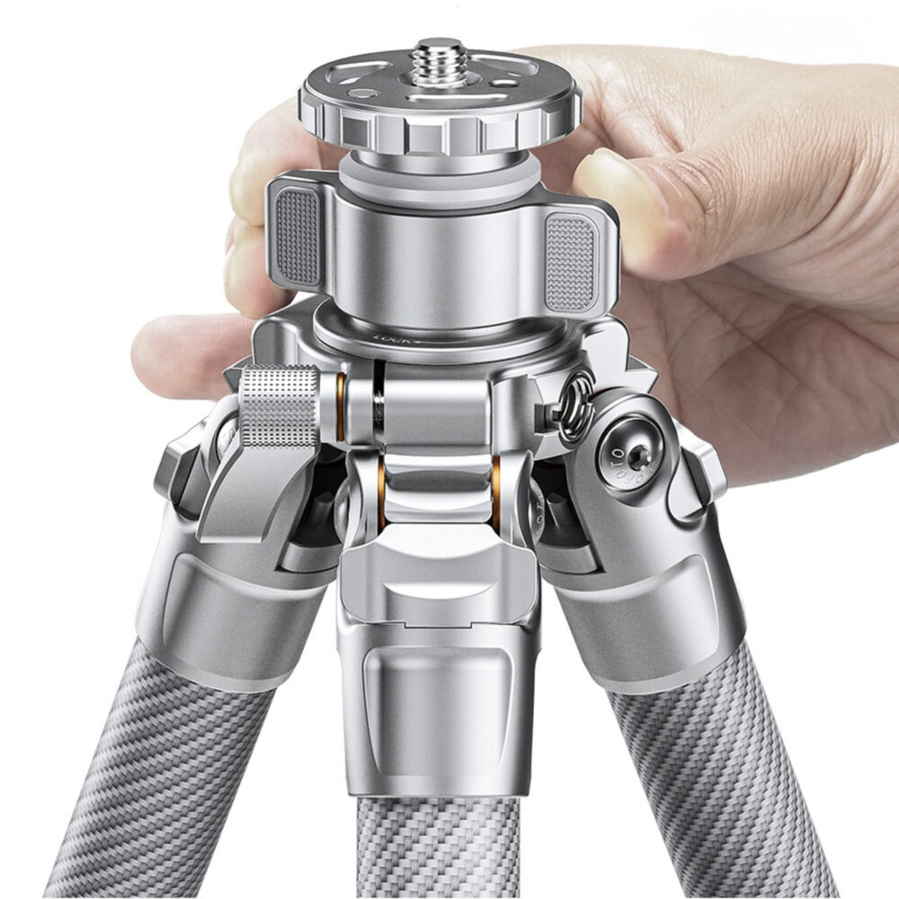 Leofoto LG-324C Tripod hand die de middenzuilklem bedient voor hoogteverstelling