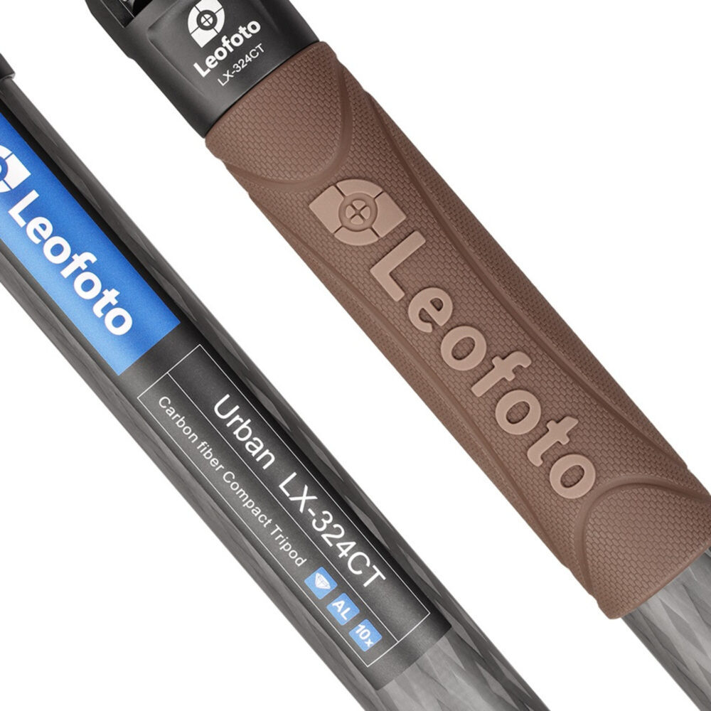 Leofoto LX-324CT Tripod detail van bruine foamgreep en Urban-serie label.