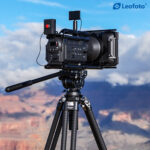 Leofoto LVC-193 Tripod vooraanzicht van dubbelspikes met afneembare rubbervoeten.