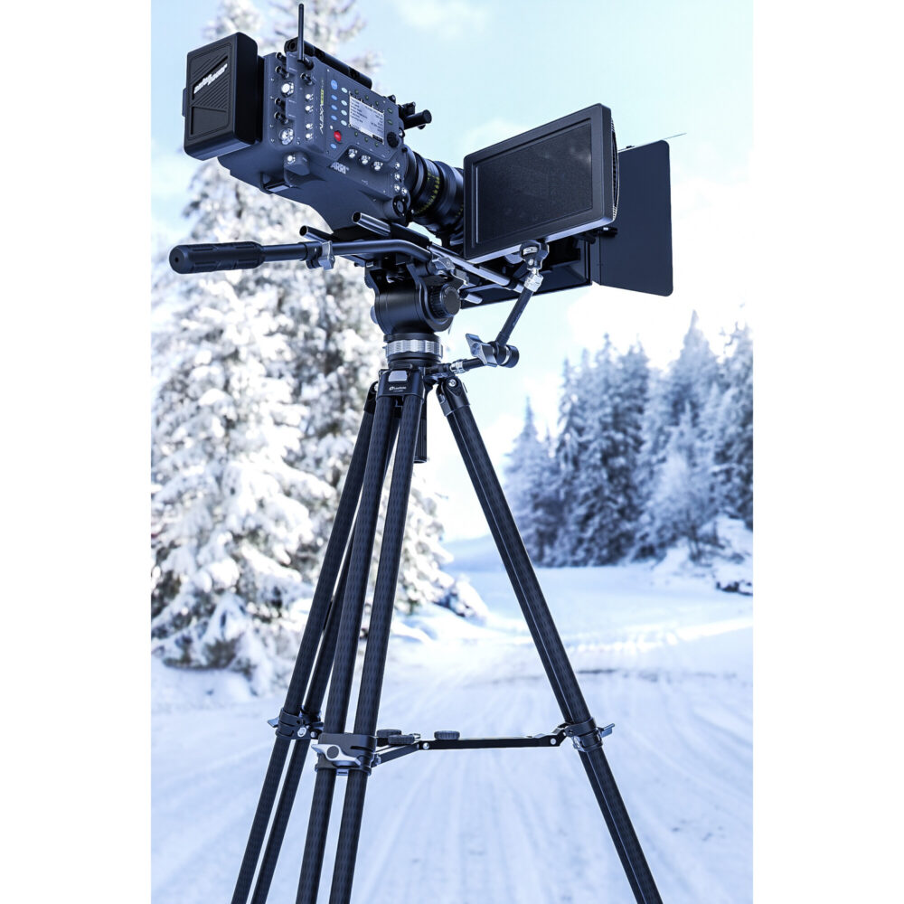 Leofoto LVC-253C Tripod op buitenlocatie met cameraopstelling voor landschapsopname.