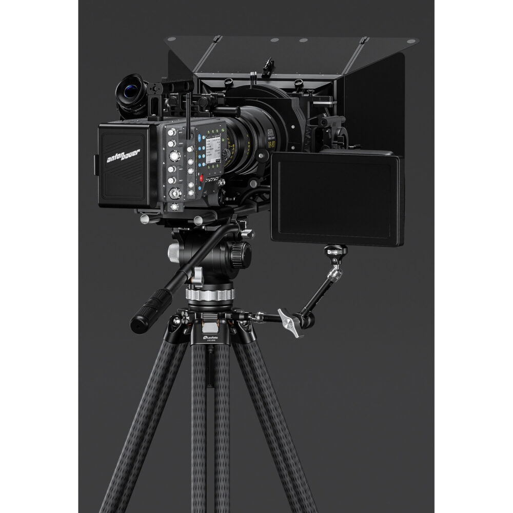 Leofoto LVC-253C Tripod detail van dubbelspikes met afneembare rubbervoeten.