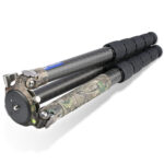 Leofoto LM-365C Tripod close-up van de topplaat met 3/8'' schroefdraad en antislip inleg.