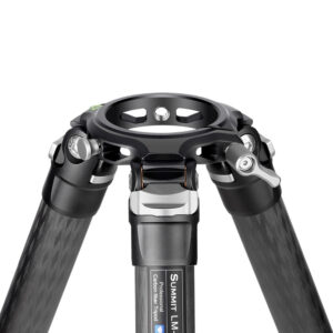 Leofoto LM-402C Tripod close-up van de apex met bevestiging voor verwisselbare topplaat.