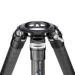Leofoto LM-404C Tripod close-up van dikke carbon poten met draaivergrendelingen.