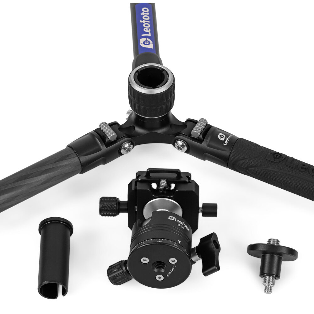 Leofoto LX-225CT Tripod onderzijde van platform met montagepunten en kolombevestiging.