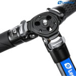 Leofoto LSR-284C Tripod carbon Rapid Ranger met beenklemmen topplaat en scharnierdetail van semi-automatische beenverstelling.